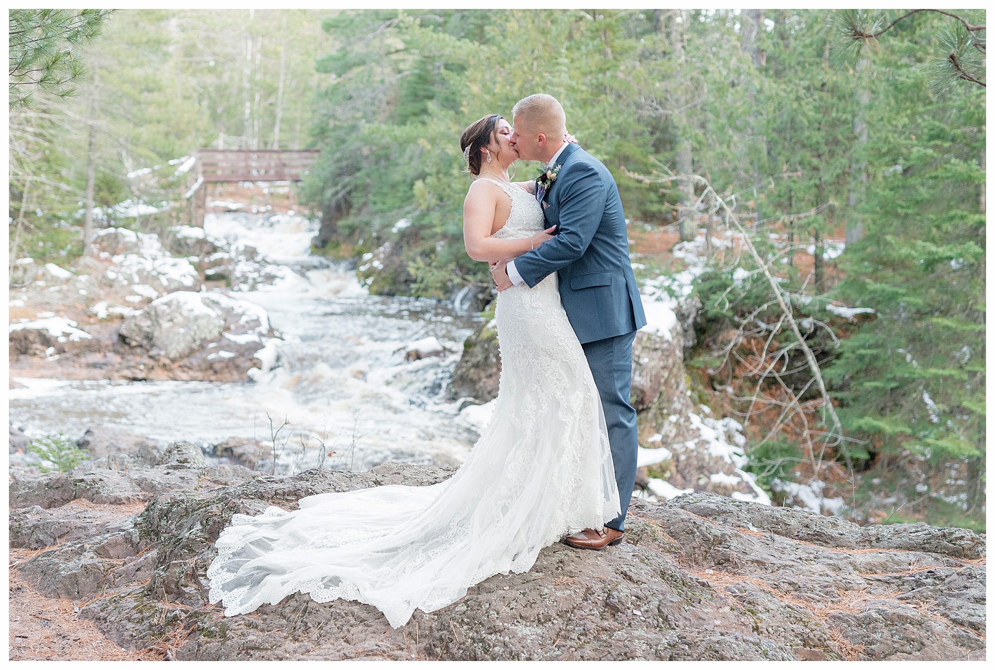 A Wisconsin waterfall state park adventure elopement. Photography by Kayla Lee.